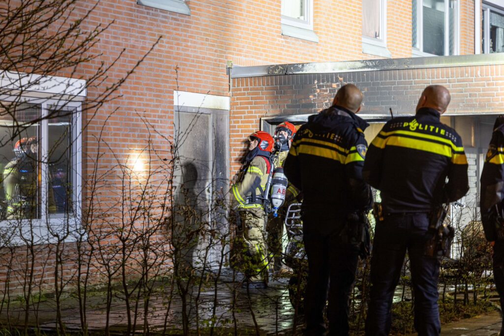 Portiek verwoest door vermoedelijke explosie aan Maarsenhof